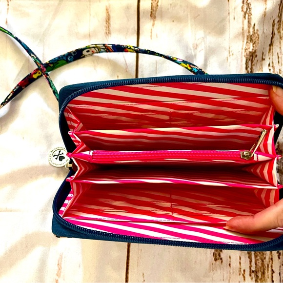 EUC Sea Punk Toki-doki wallet with added strap - Picture 6 of 8